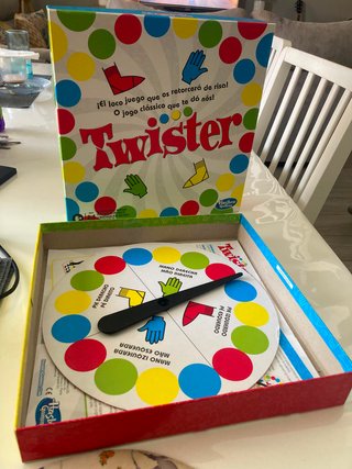 Twister Juego de Mesa Familiar