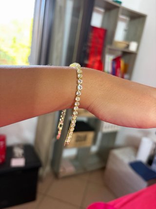 Bracciale color oro con brillantini