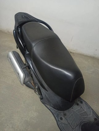 Suzuki 125 Scooter Negra