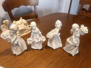 Lote Figuras Belén Resina y Escayola