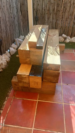 Vigas de madera gruesas