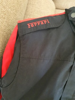 Chaqueta Ferrari Negra y Roja