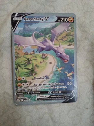 Carta Pokémon Aerodactyl V PS 210