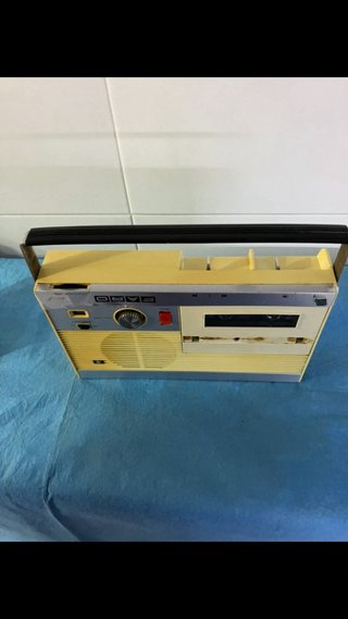 REPRODUCTOR . FUNCIONA.8€ Marca Faro.
