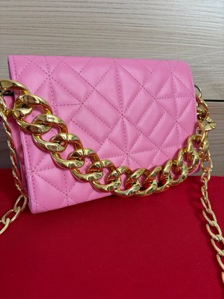 Borsa rosa trapuntata con catena oro