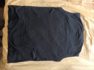 Camiseta Asics sin mangas negra