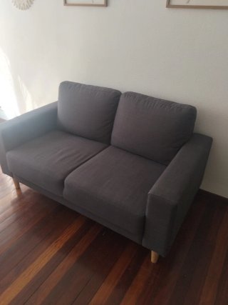 Sofá 2 plazas gris tela