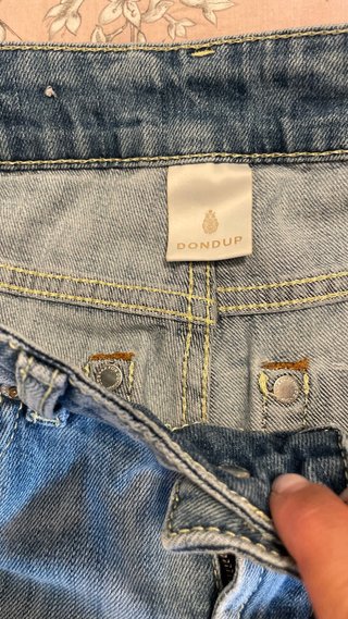 Jeans blu strappati