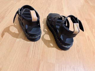 Sandalias Dr. Martens Talla 38