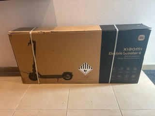 Patinete Xiaomi Scooter 4 a estrenar + Casco.