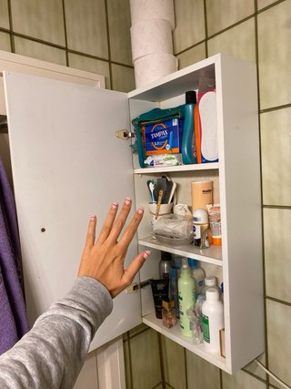 Armario de baño metálico blanco