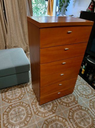 Cajonera de madera marrón