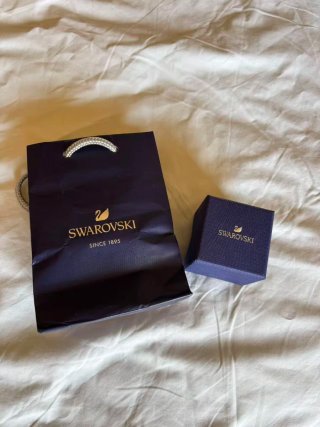 Pendiente Swarovski Triángulo Dorado Blanco