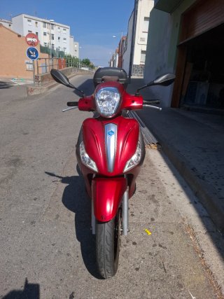 Mendleys Plagio 125cc Scooter Casi Nueva