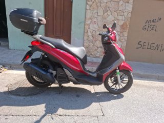 Mendleys Plagio 125cc Scooter Casi Nueva