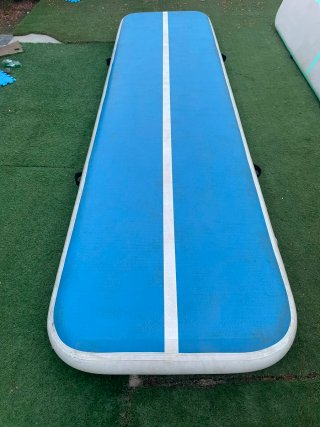 Air track de 4 m de largo x 1 ancho . 20 cm grosor