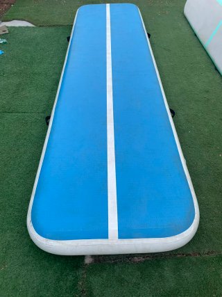 Air track de 4 m de largo x 1 ancho . 20 cm grosor