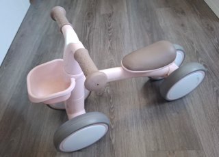 Bicicleta de aprendizaje rosa