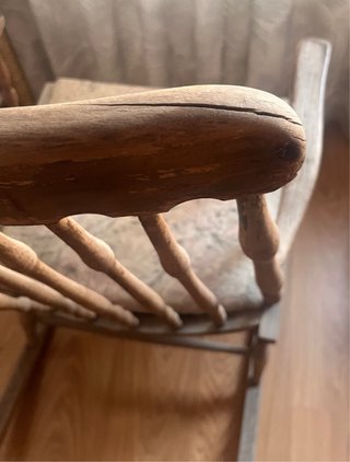 Mecedora de madera para restaurar