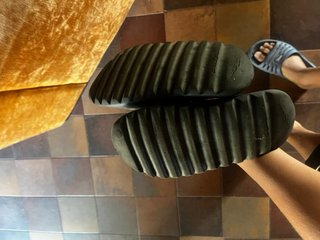 Chanclas Adidas Yeezy Negras falsas