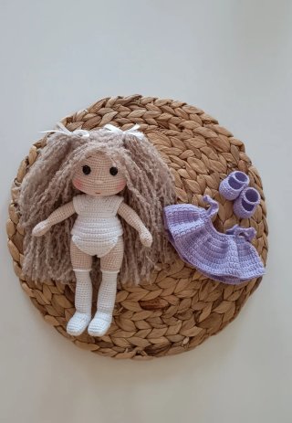 Bambola amigurumi fatta a mano
