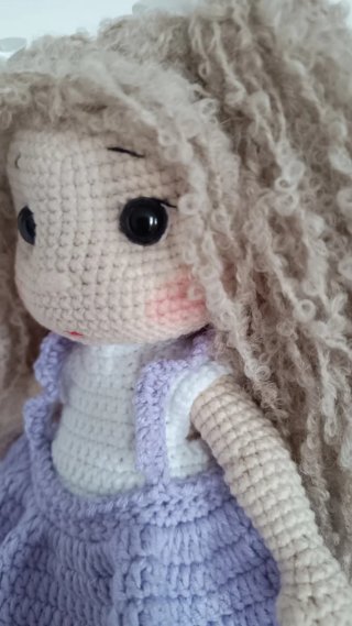 Bambola amigurumi fatta a mano