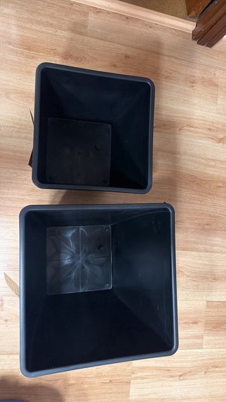 2 Maceteros Negros Plástico