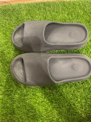 Chanclas Adidas Yeezy Negro