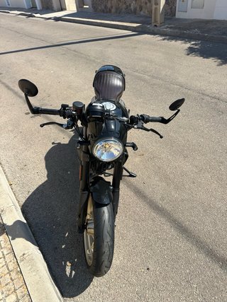 Ducati Scrambler Cafe Racer 850 Negra como nueva