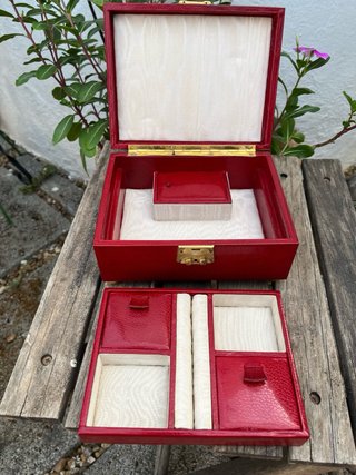 Joyero vintage de piel con caja de música