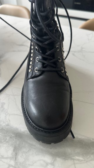 Botas Steve Madden negras con tachuelas