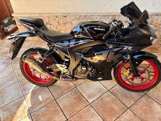Suzuki GSX-R 125 2024 casi nueva