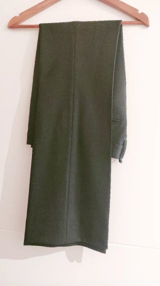 Traje de mujer gris