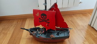 Barco Pirata Playmobil con Calavera