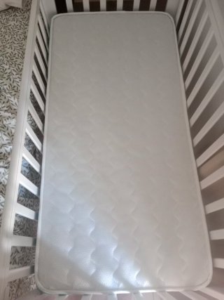 Cuna blanca con colchón