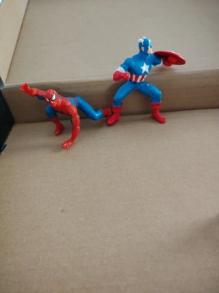 Varie figurine di personaggi