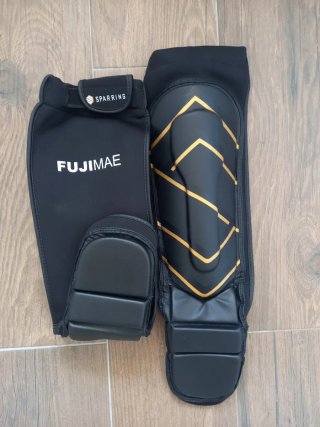 Espinilleras Fujimae