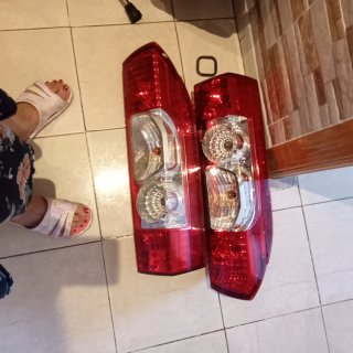 Faros Traseros Rojos