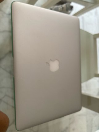 MacBook Air 13' Plata 8 Gb RAM 256 Mb (2015)