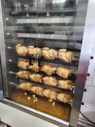 Asador de pollos profesional