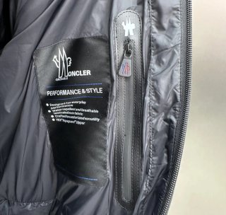 Chaqueta Moncler Negra Plumas
