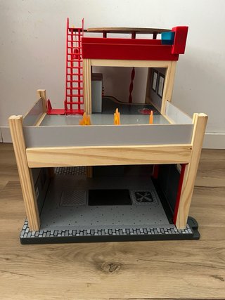 Parque de bomberos de madera