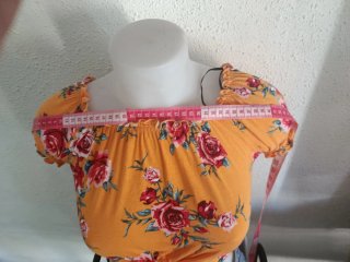 Top Amarillo Floral Corto