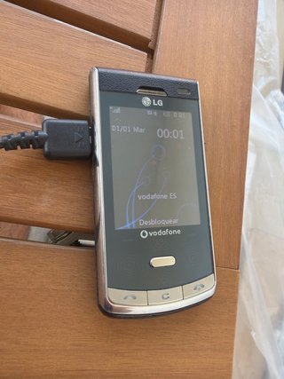 Teléfono móvil LG KF750 negro