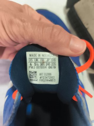 Zapatillas Adidas Azul Talle UK 5.5. como nueva