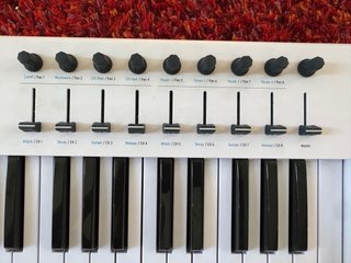 Controlador MIDI Arturia Keylab 61 Essential