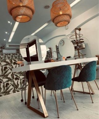 Mesa de salón madera y metal + 4 sillas
