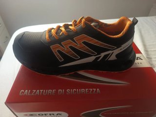 Zapatos de seguridad Cofra negros y naranjas
