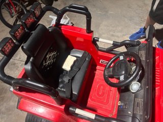 Jeep ,Coche eléctrico infantil todoterreno rojo