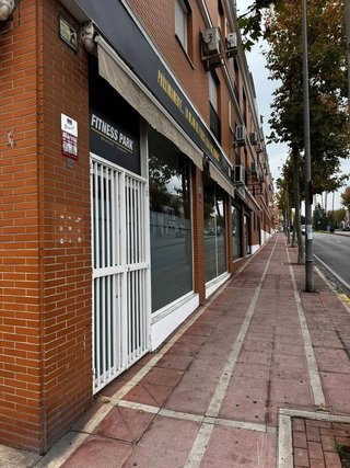 Local comercial en alquiler en Vista Azul - Consolación en Dos Hermanas